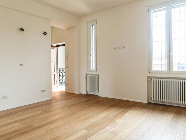 Appartamento in vendita a Municipio 9, Milano