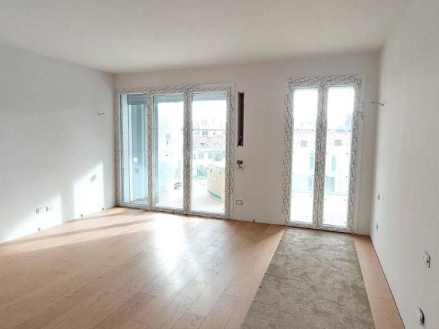 Appartamento in vendita a Municipio 2, Milano