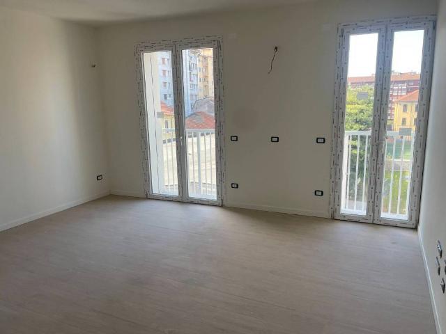 Appartamento in vendita a Municipio 8 di Milano, Milano
