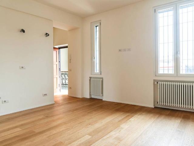 Appartamento in vendita a Municipio 9, Milano