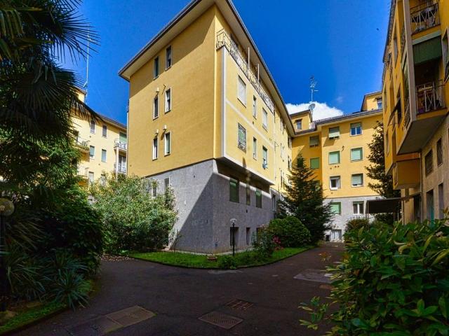 Appartamento in vendita a Municipio 8 di Milano, Milano
