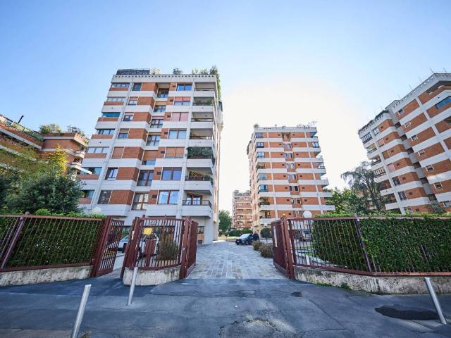 Appartamento in vendita a Municipio 4, Milano