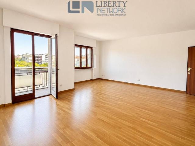 Appartamento in vendita a Portello, Milano