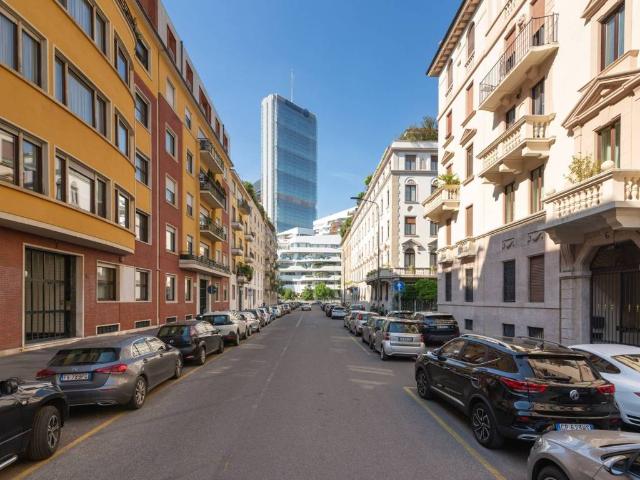 Appartamento in vendita a Municipio 8 di Milano, Milano