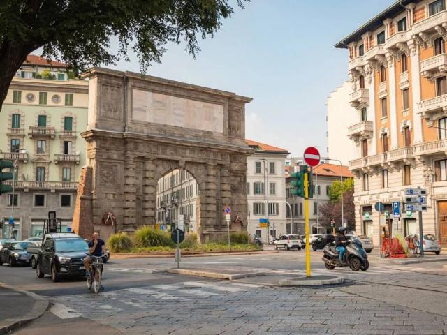 Appartamento in vendita a Municipio 4, Milano