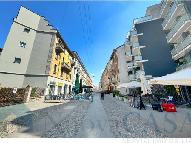 Appartamento in vendita a Municipio 6, Milano