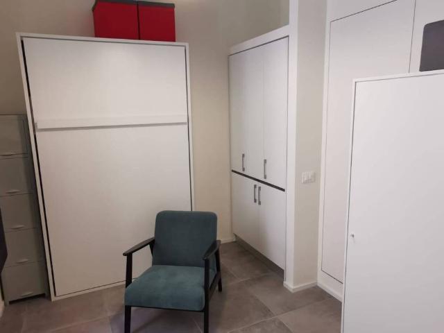 Appartamento in vendita a Municipio 7, Milano