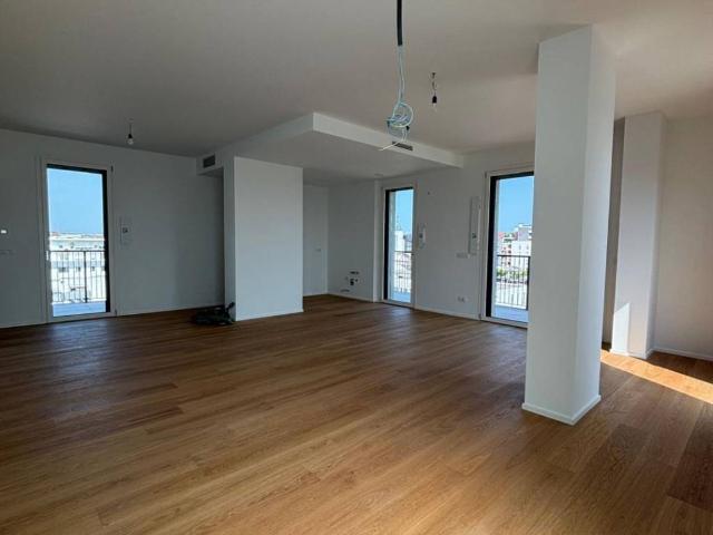 Appartamento in vendita a Municipio 6, Milano