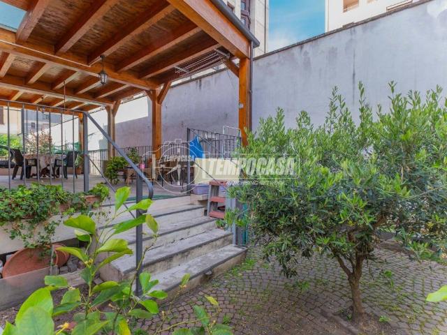 Appartamento in vendita a Municipio 9, Milano