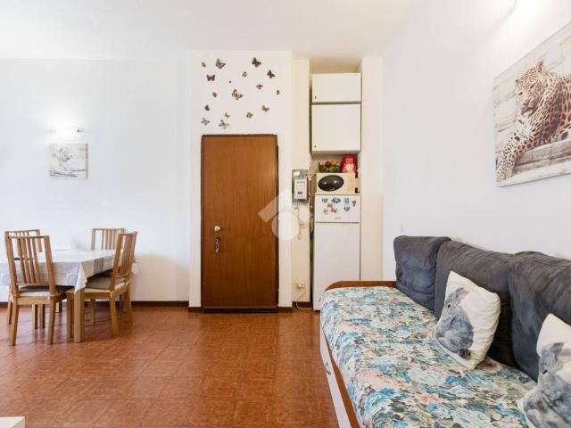Appartamento in vendita a Municipio 9, Milano