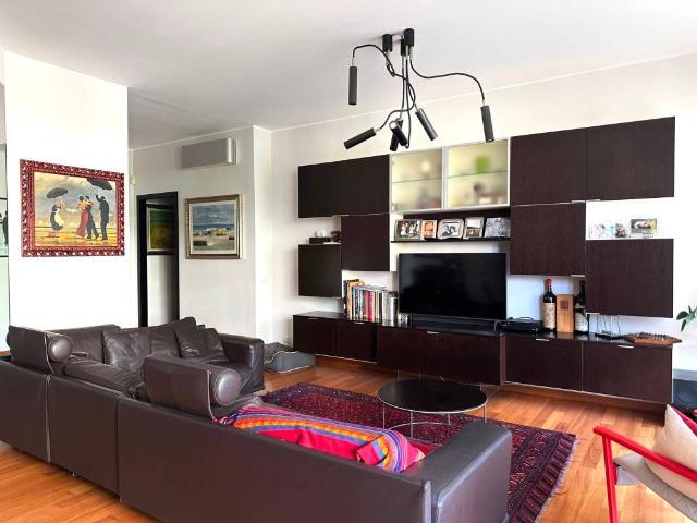 Appartamento in vendita a Municipio 8 di Milano, Milano