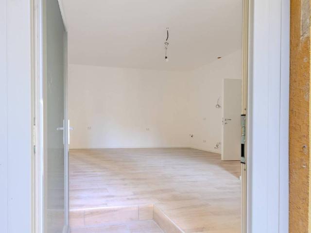 Appartamento in vendita a Bande Nere, Milano