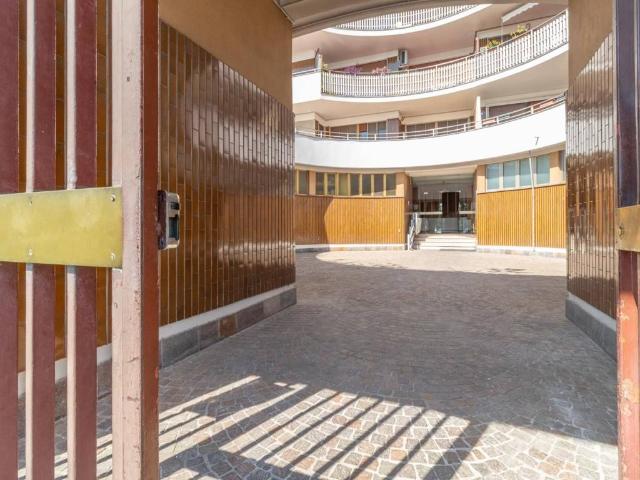 Appartamento in vendita a Municipio 4, Milano