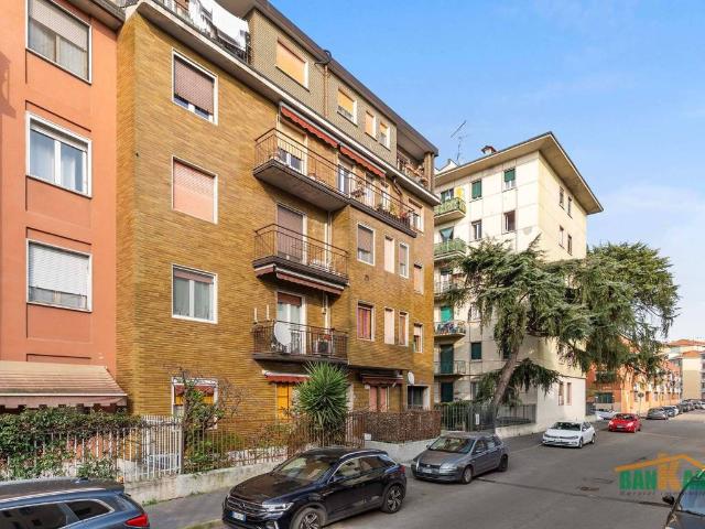 Appartamento in vendita a Municipio 7, Milano