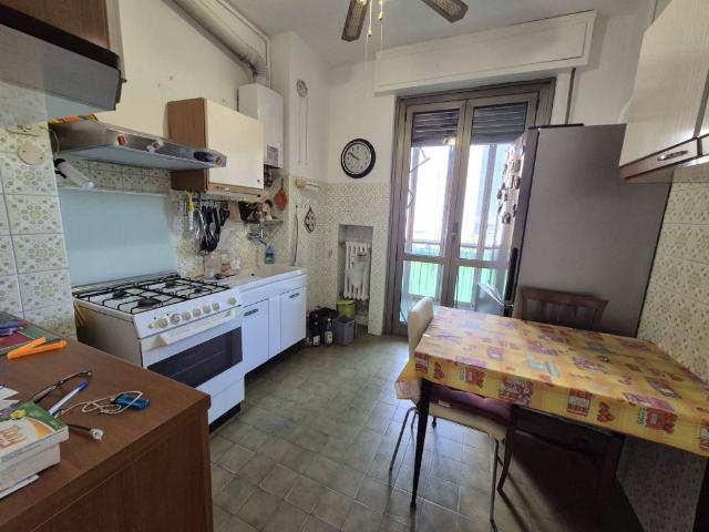 Appartamento in vendita a Lorenteggio, Milano