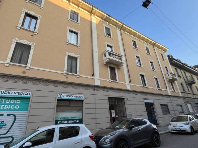 Appartamento in vendita a Municipio 6, Milano
