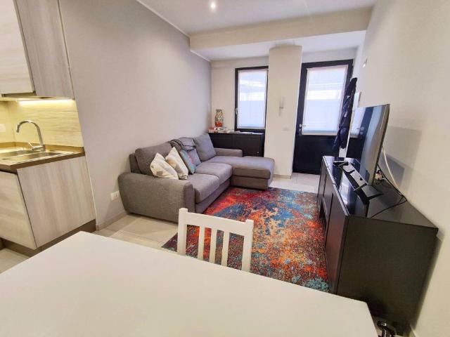 Appartamento in vendita a Municipio 6, Milano