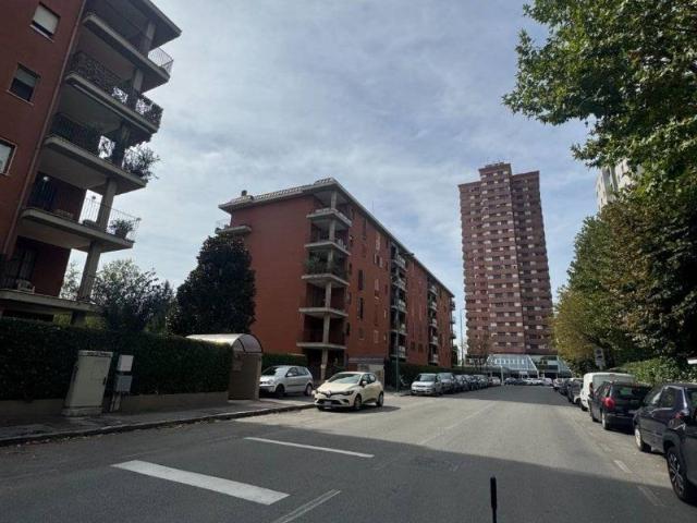 Appartamento in vendita a Adriano, Milano