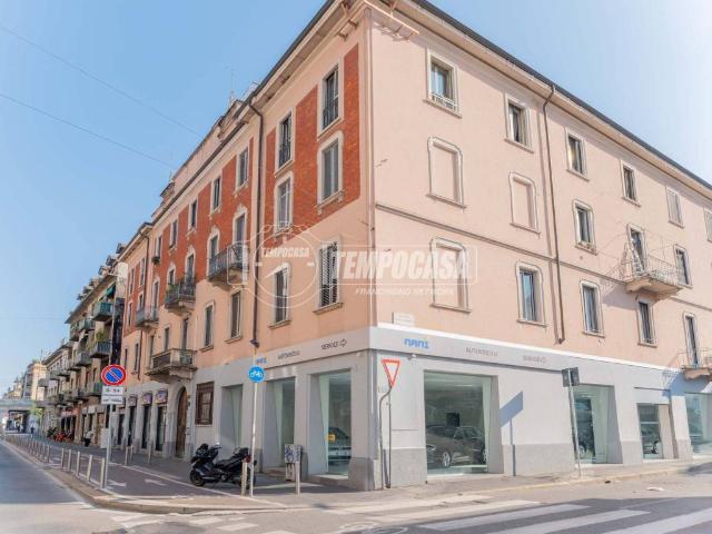 Appartamento in vendita a Municipio 9, Milano