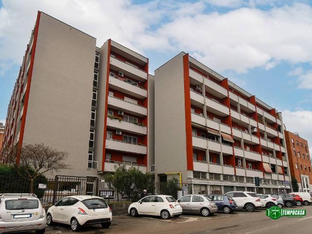 Appartamento in vendita a Municipio 6, Milano