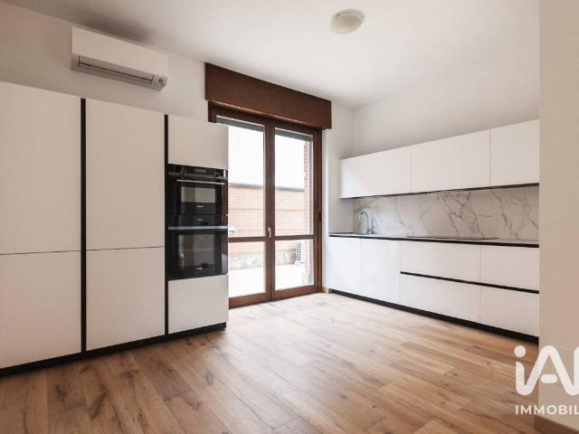 Appartamento in vendita a Municipio 9, Milano