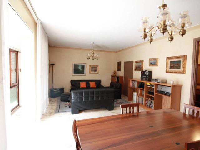 Appartamento in vendita a Municipio 9, Milano