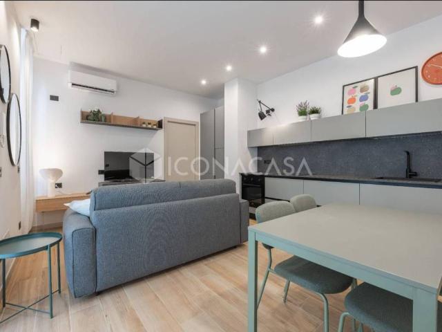Appartamento in vendita a Municipio 4, Milano
