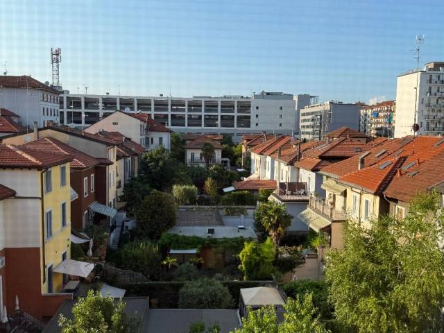 Appartamento in vendita a Municipio 4, Milano