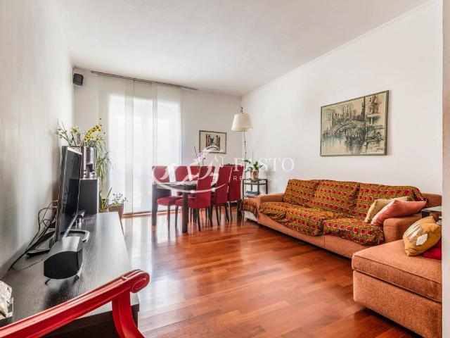 Appartamento in vendita a Municipio 4, Milano