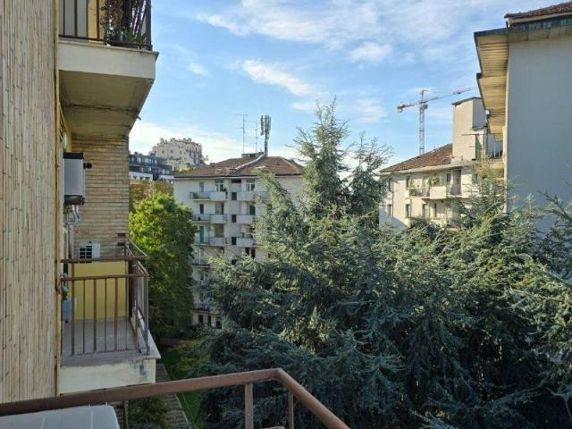 Appartamento in vendita a Municipio 8 di Milano, Milano