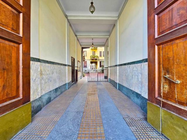 Appartamento in vendita a Municipio 9, Milano