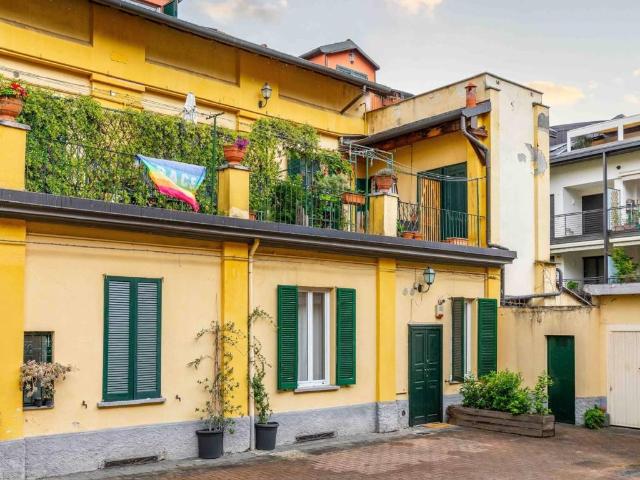 Appartamento in vendita a Municipio 6, Milano