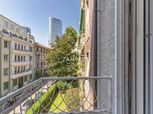 Appartamento in vendita a Tre Torri, Milano
