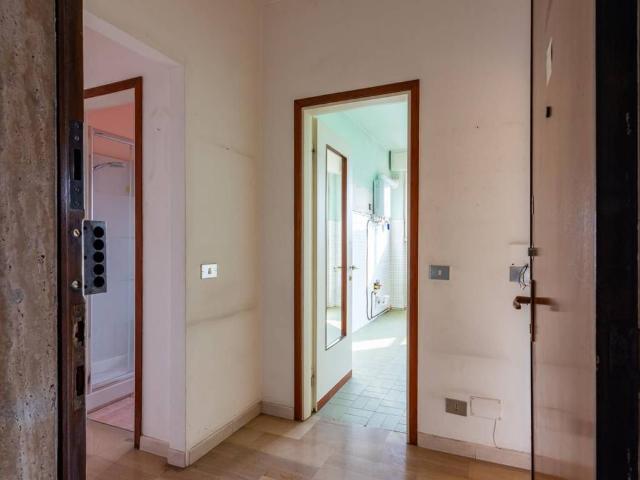 Appartamento in vendita a Municipio 4, Milano