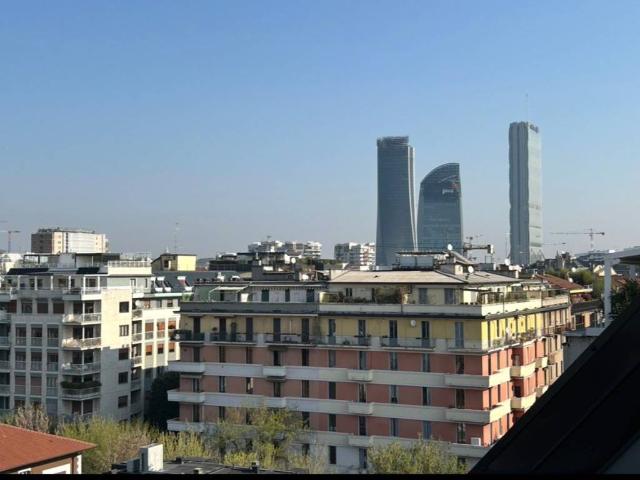 Appartamento in vendita a Municipio 7, Milano
