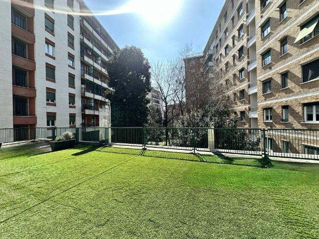 Appartamento in vendita a Municipio 2, Milano