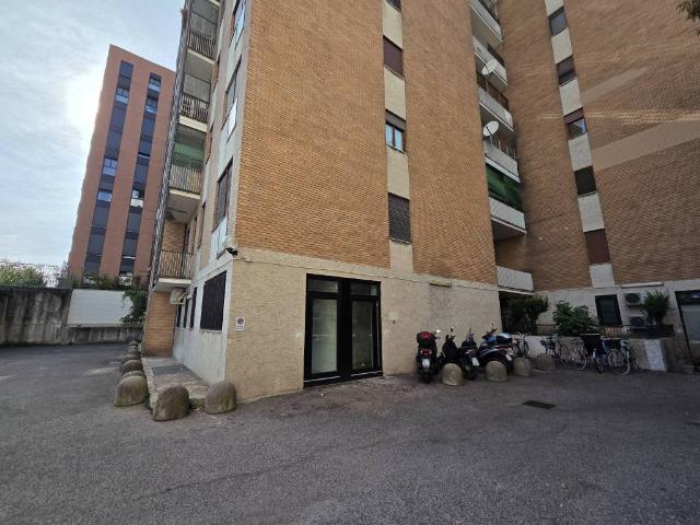 Appartamento in vendita a Municipio 4, Milano