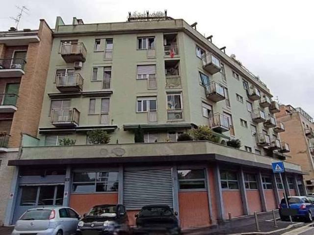 Appartamento in vendita a Municipio 8 di Milano, Milano