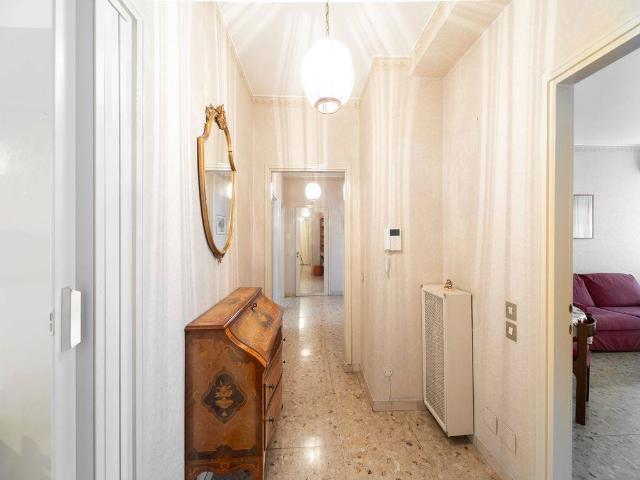 Appartamento in vendita a Municipio 9, Milano