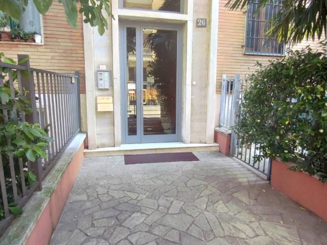 Appartamento in vendita a Municipio 4, Milano