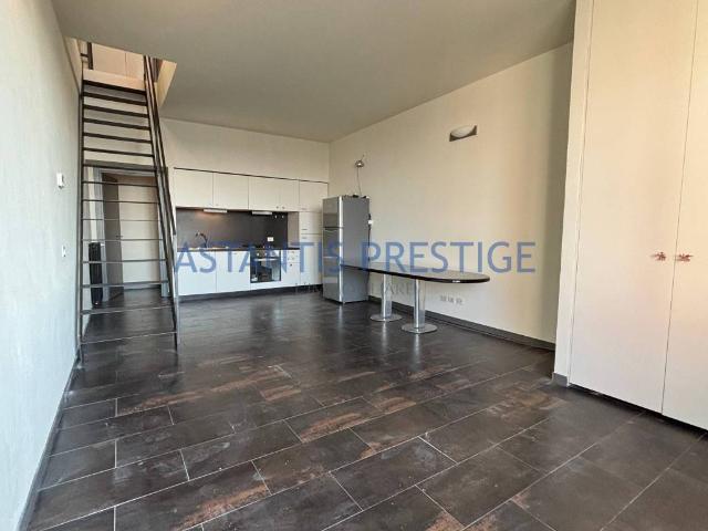 Appartamento in vendita a Municipio 4, Milano