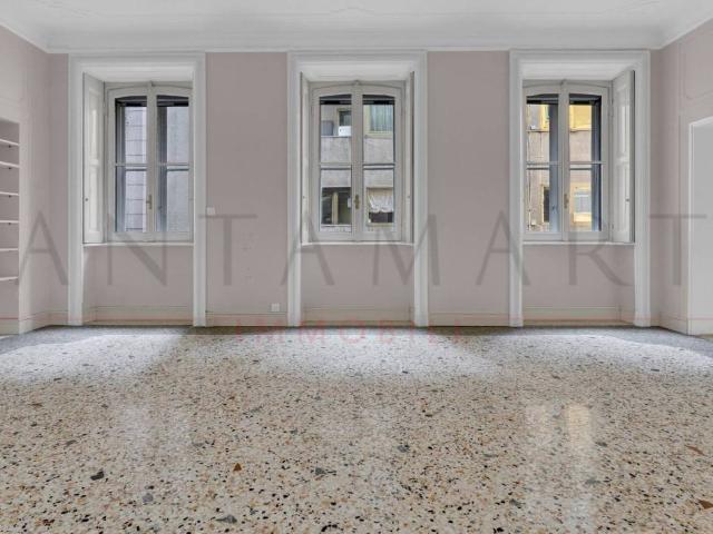 Appartamento in vendita a Municipio 1, Milano