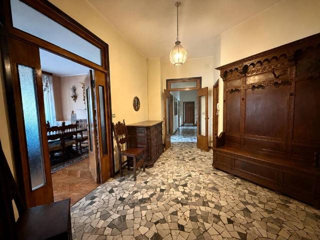 Appartamento in vendita a Municipio 8 di Milano, Milano