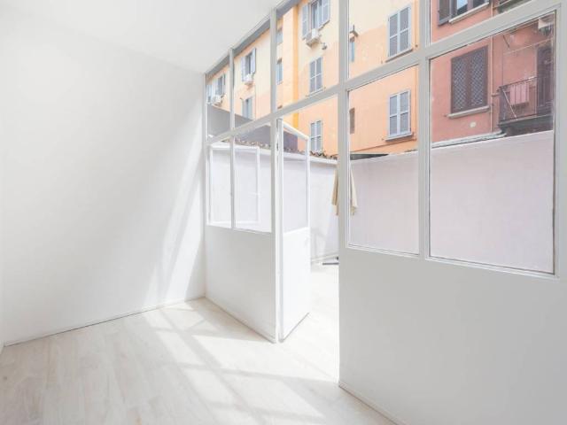 Appartamento in vendita a Municipio 4, Milano