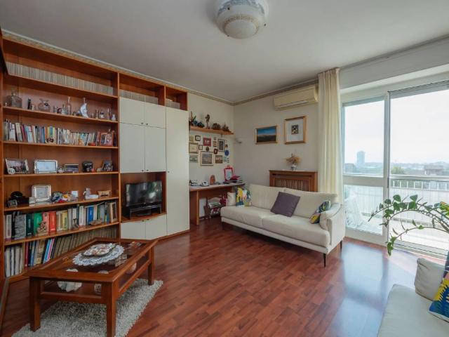 Appartamento in vendita a Municipio 7, Milano