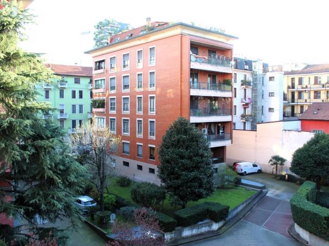 Appartamento in vendita a Municipio 9, Milano