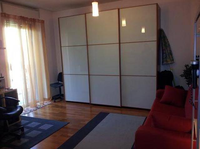 Appartamento in vendita a Municipio 9, Milano