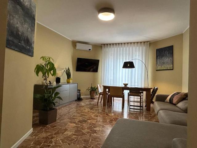 Appartamento in vendita a Municipio 8 di Milano, Milano