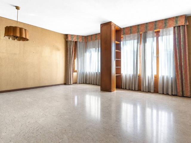 Appartamento in vendita a Municipio 8 di Milano, Milano