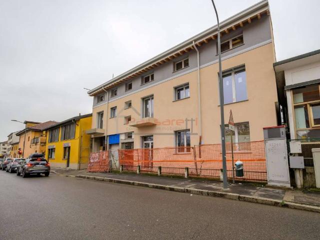 Appartamento in vendita a Municipio 8 di Milano, Milano
